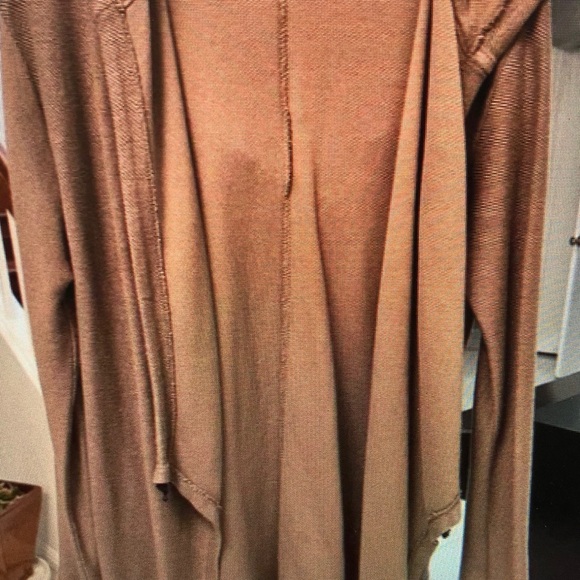Stylish Tan Long Sleeve Top - Picture 1 of 3